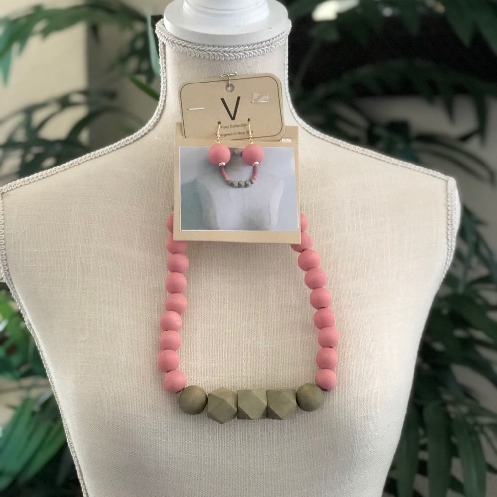 Ultra Bead statement necklace & earring set - Picture 3 of 4
